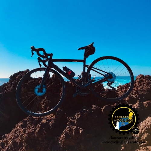 cycling lanzarote rocks
